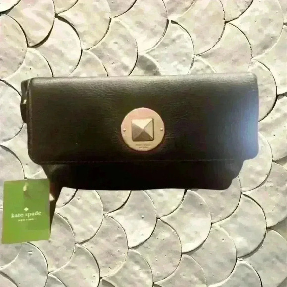 kate spade Handbags - Kate Spade: Evan Chrystie Street Clutch ♠️